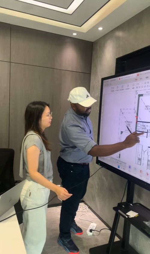 Relvano team with villa client at the Foshan building materials showroom