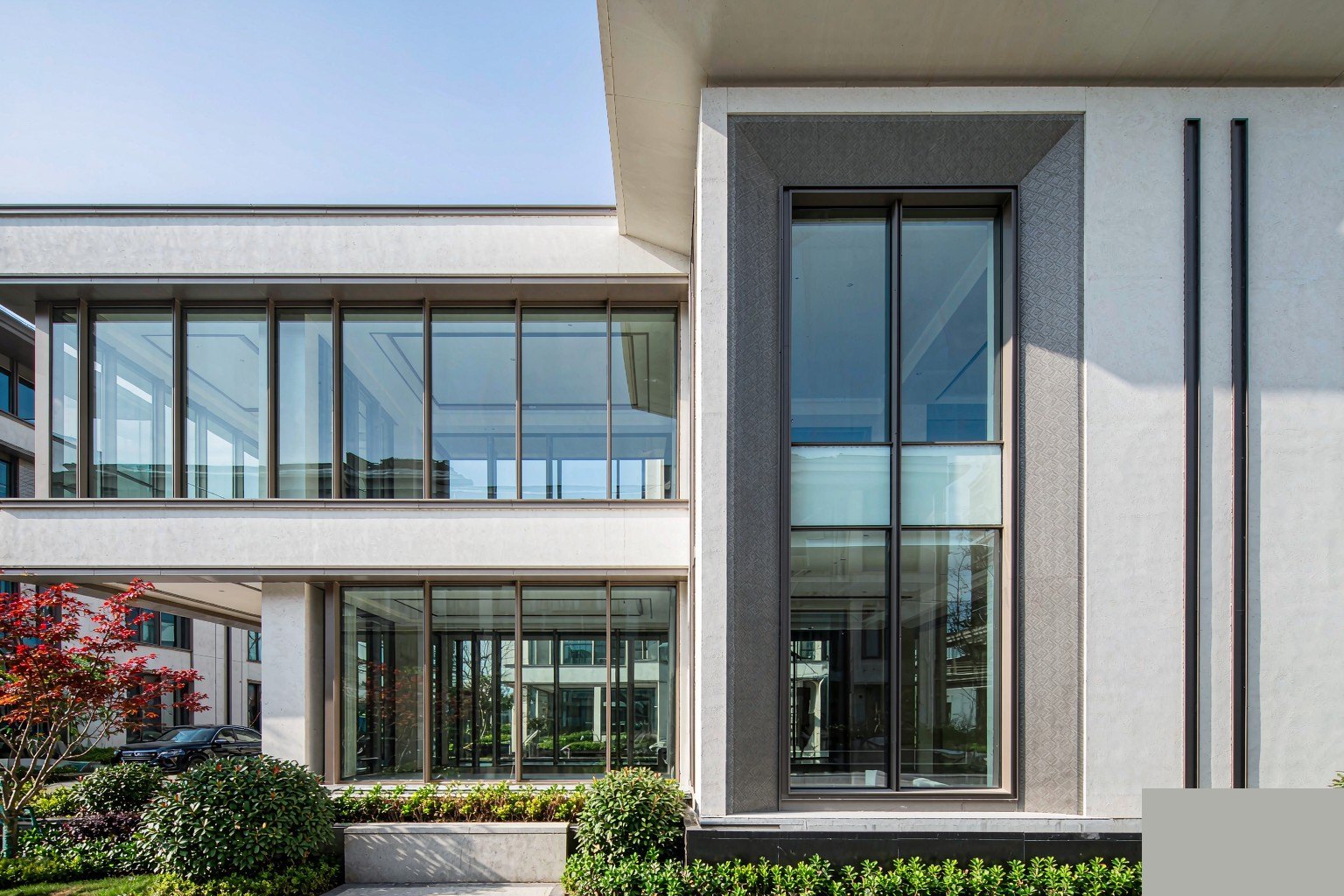Curtain wall facade